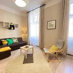 Orangehomes One Bedroom Comfy *