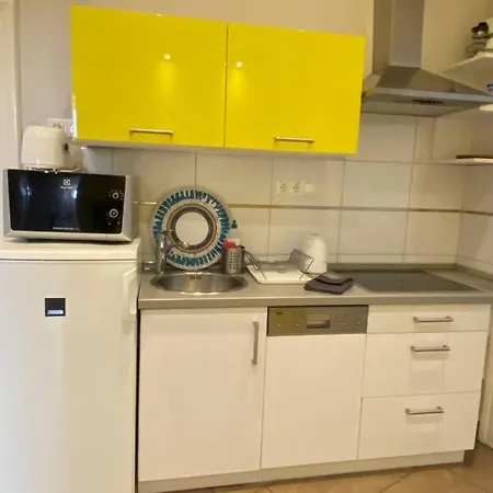 Апартаменты Orangehomes One Bedroom Comfy
